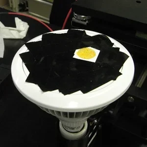 青色LEDと黄色蛍光体内包SMPS(非点灯時)の画像