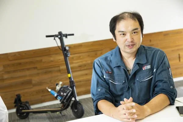 マイクロモビリティの「電欠」を解決。燃料電池による給電