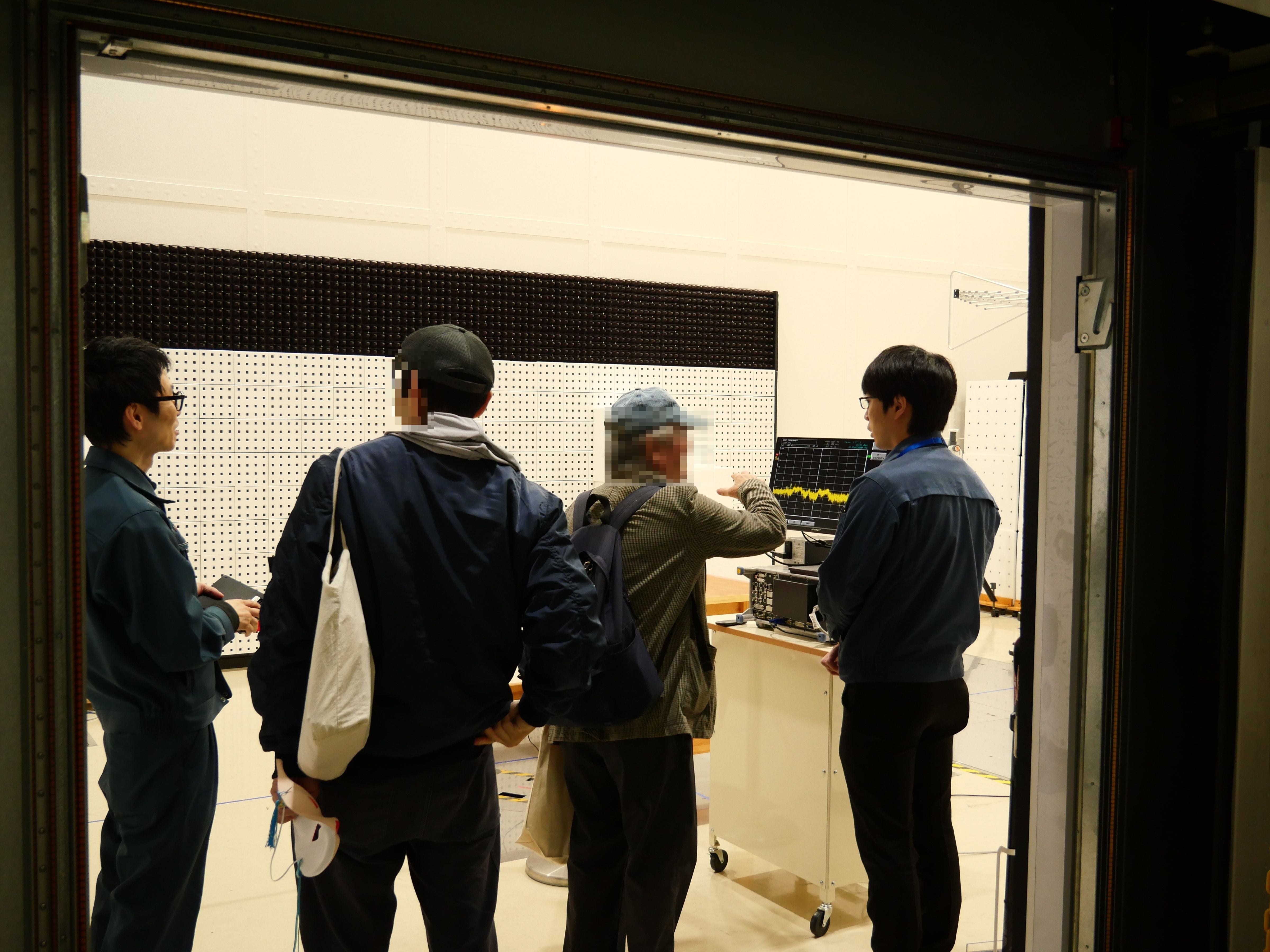 多摩テクノフェア2025の電波ノイズ試験室の展示